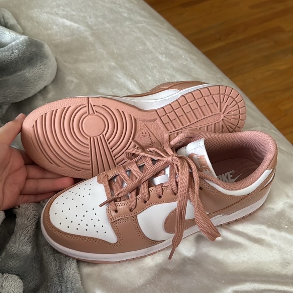 Nike dunks - Picture 2 of 2